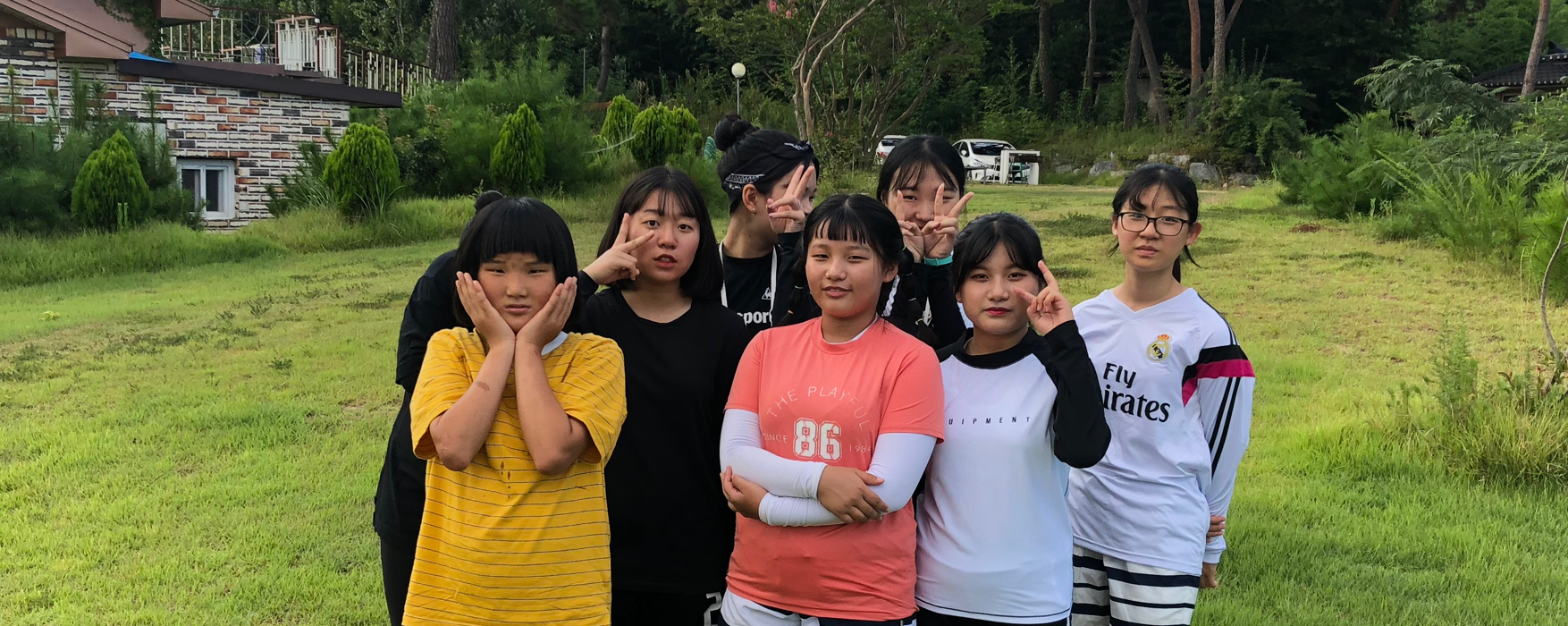 소녀들의 단체 사진